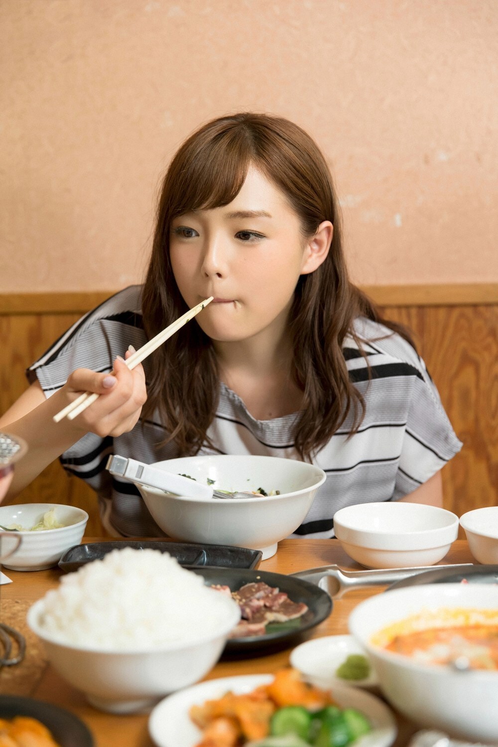 YS-Web-Vol.682Ai Shinozaki 篠崎愛 - あっためて